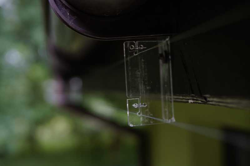 Zabezpieczenie dachu przed kunami (grafika tła)